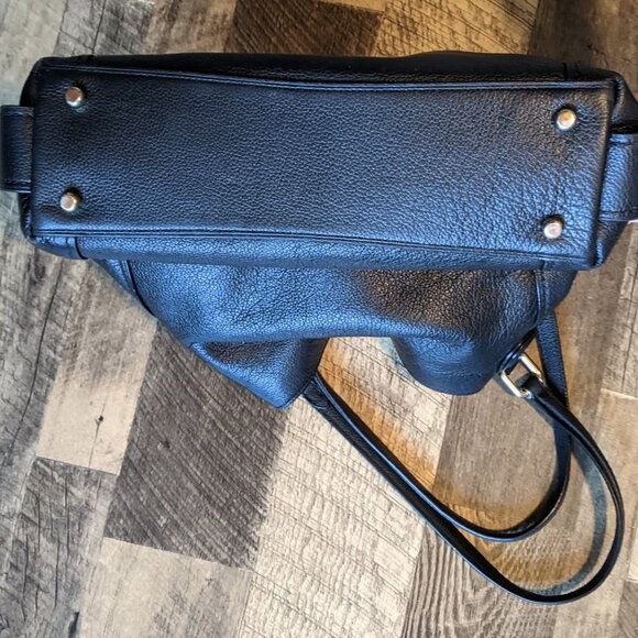 Coach Edie 31 Shoulder Bag Black Leather - Picture 3 of 11